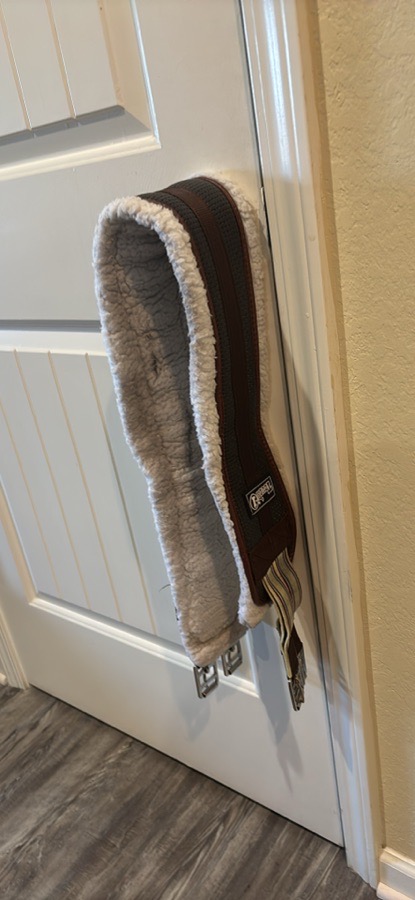 Tough one hunter girth 52’