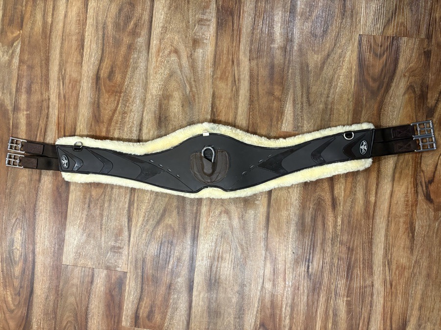 Professional’s Choice jump girth