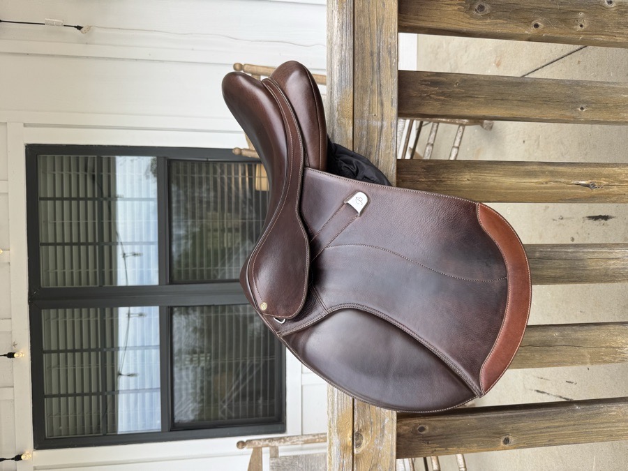 2021 Bates CC Jump Saddle 17.5”