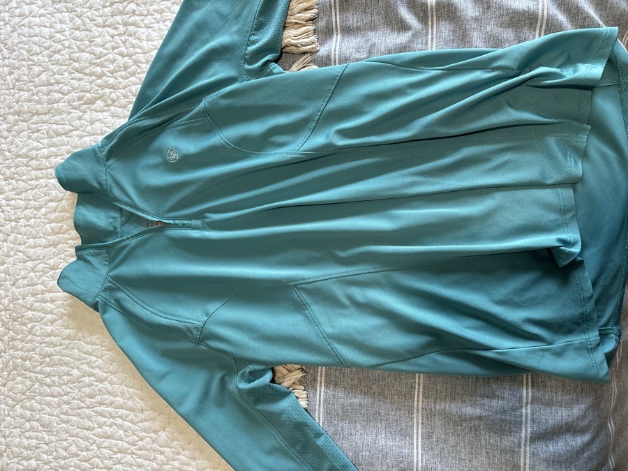 ARIAT long sleeve top