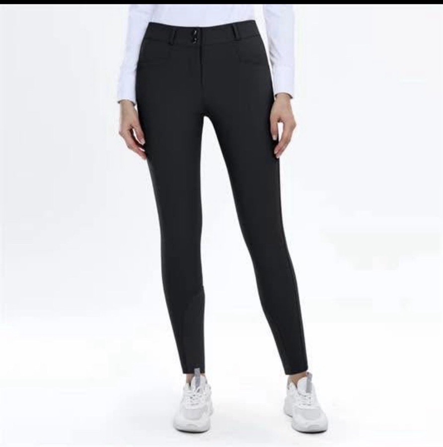Women's Mid-Rise Knee Patch Breeches. Size M
