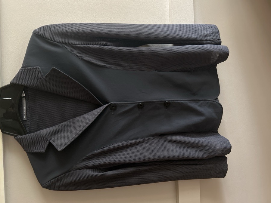 R.J. Classics Grey mesh show coat size 2R