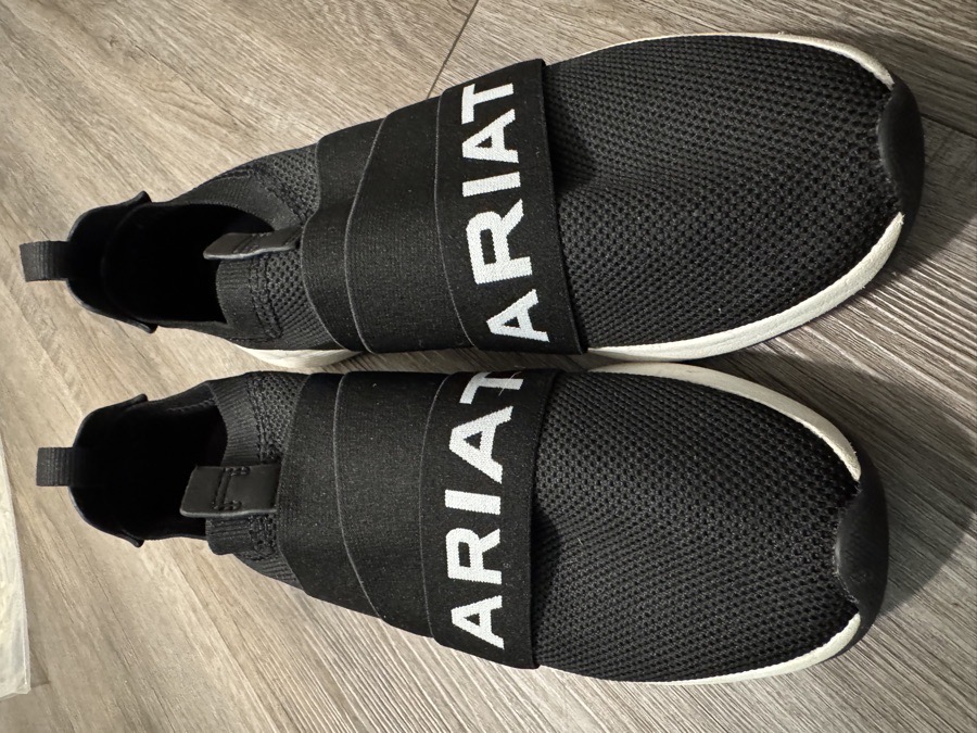 Ariat slip on tennis shoes