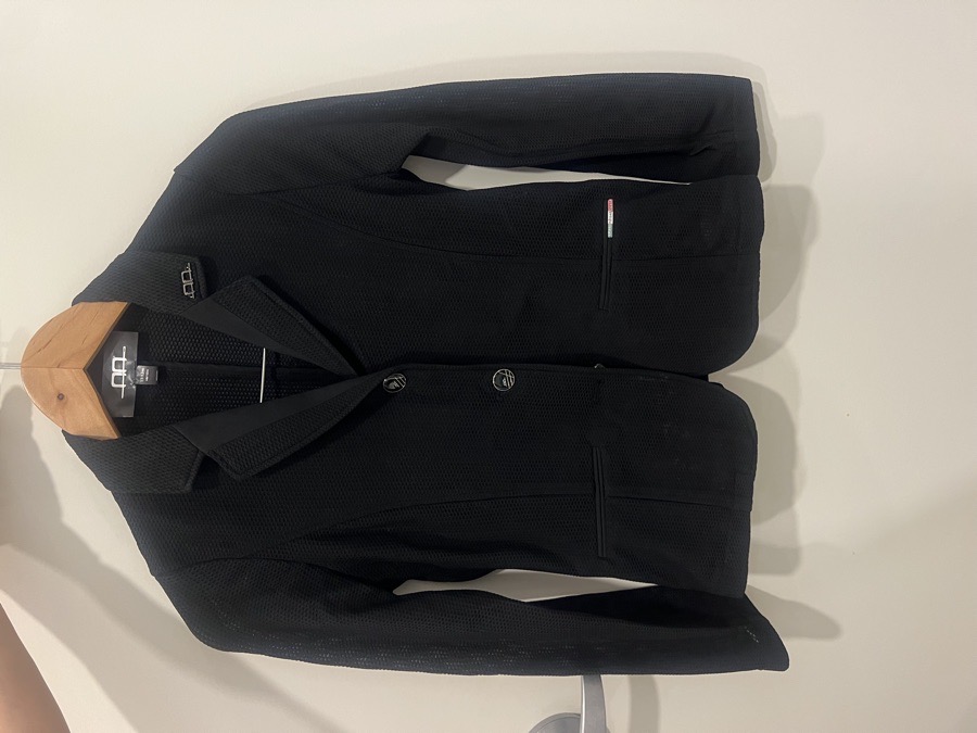 AA Platinum ‘Motionlite’ Kids Show Coat in Black - Kids 11/12