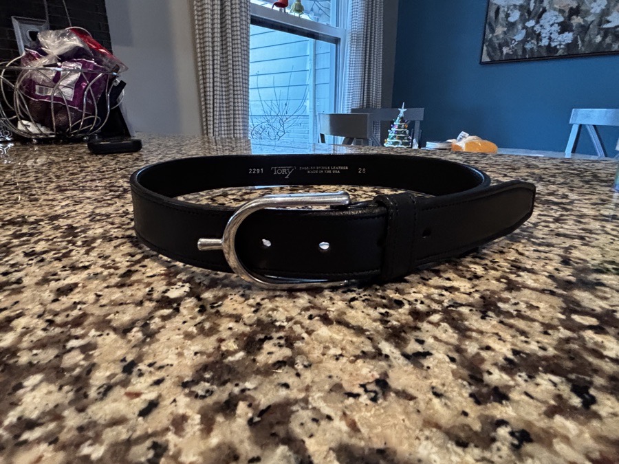 28in black Tory belt