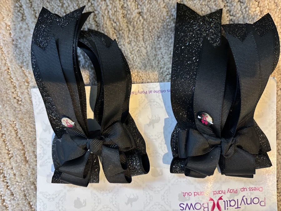 Pony tail bows black glittery ✨(show bows)