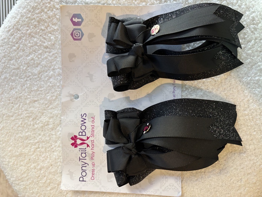 Pony tail bows black glittery ✨(show bows)