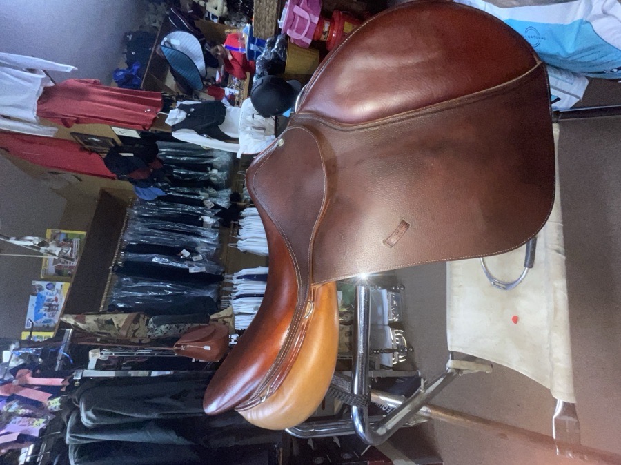Devoucoux 2006 18.5" Saddle