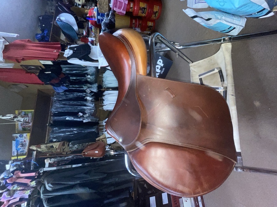 Devoucoux 2006 18.5" Saddle