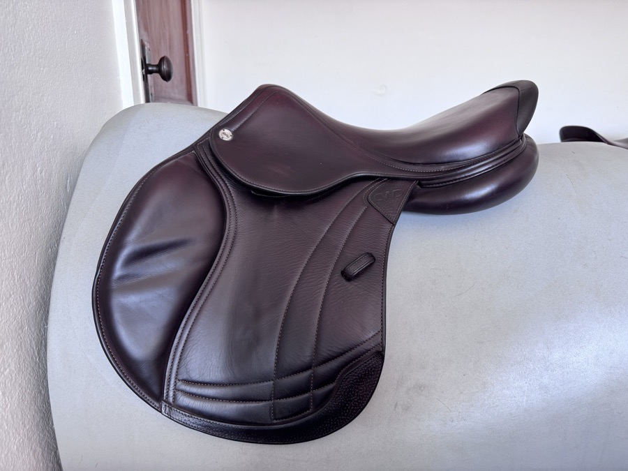 17” 2022 CWD SE38 Hunter Mademoiselle 2Gs Saddle - 1LH - Full Buffalo