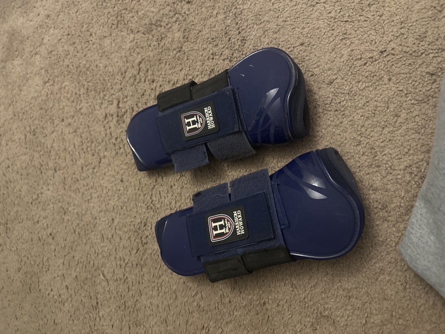 Large front jumping boots