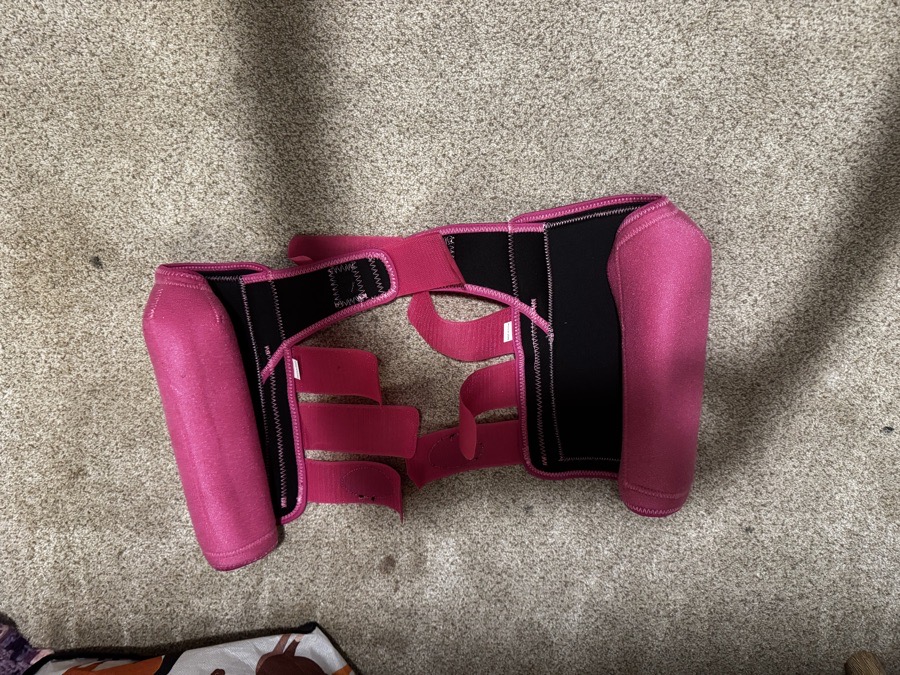 🩷Pink sport boots never worn🩷