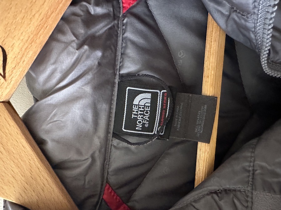 The North Face Summit Series 800 Gray Light Down Jacket - Size Medium