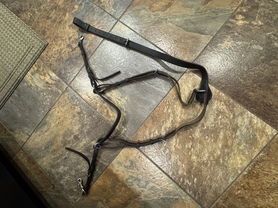 Ovation Classic Wide Elastic 3point Hunt Breastplate