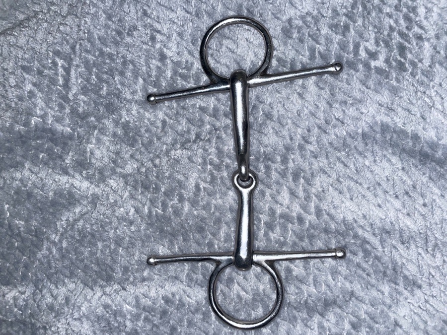 4.75” simple full cheek snaffle