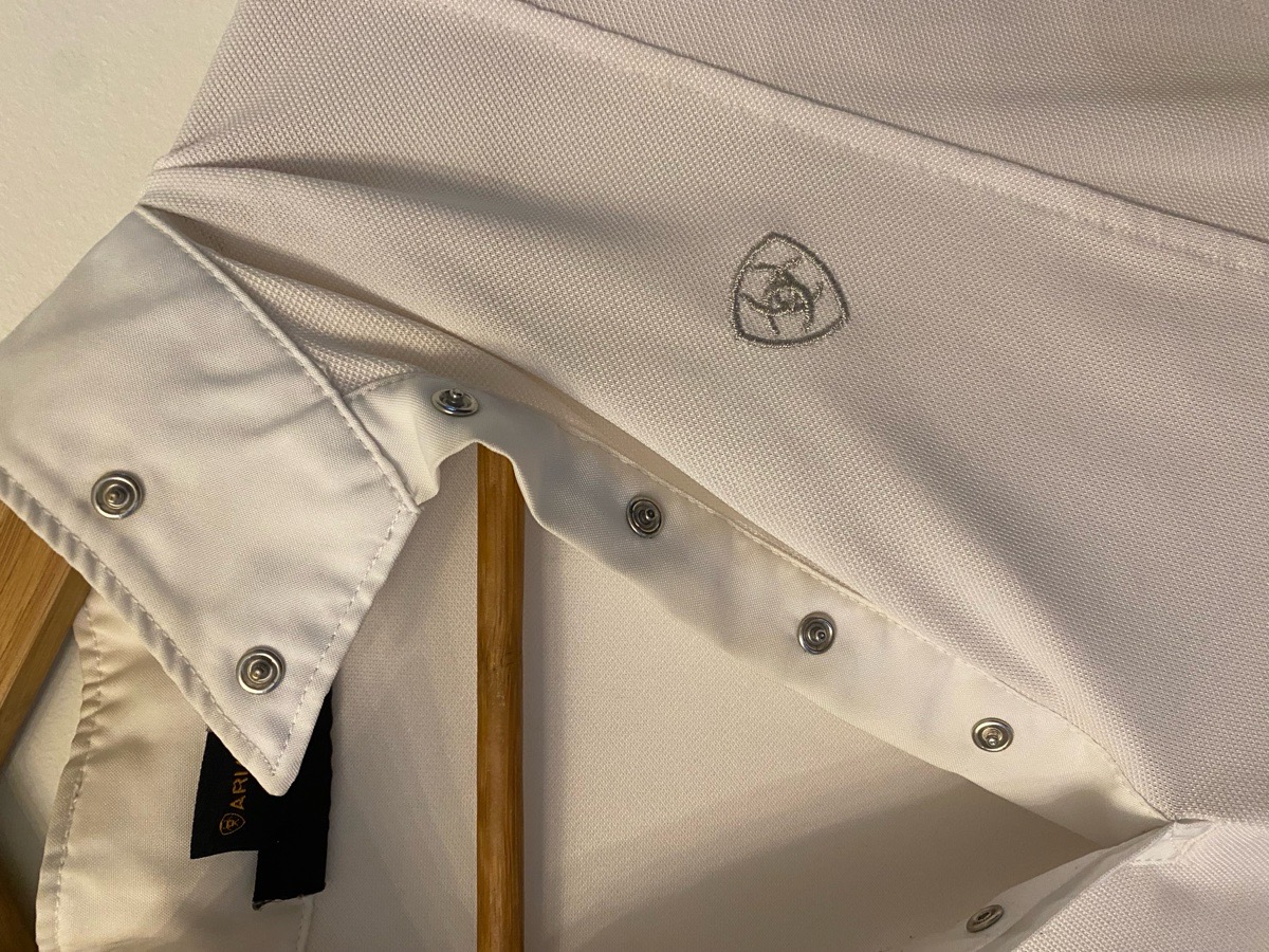 Women’s Size Small Ariat Shirt - White