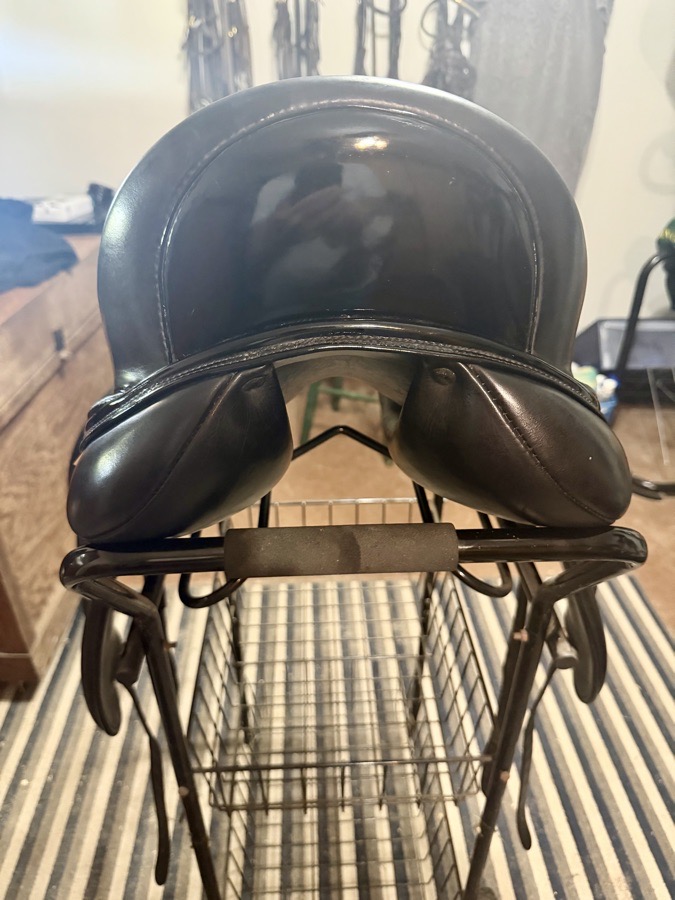MacRider Dressage Saddle