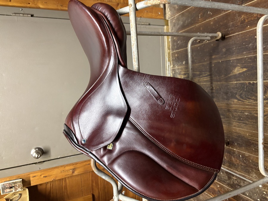 Stubben Juventus 17” Jump Saddle