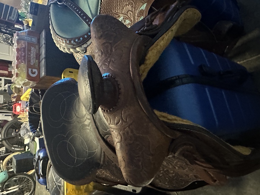 Western trail saddle 15in