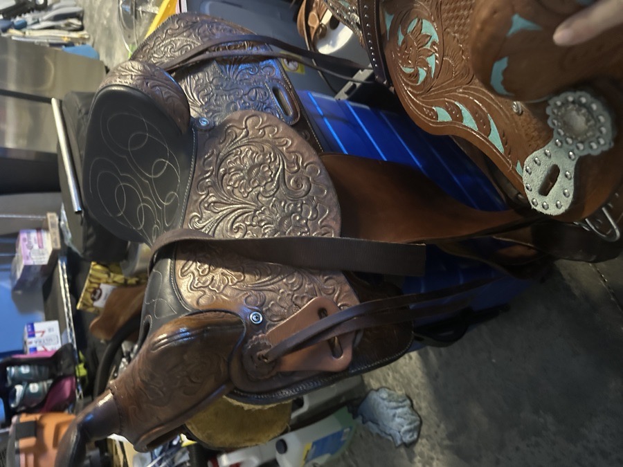 Western trail saddle 15in