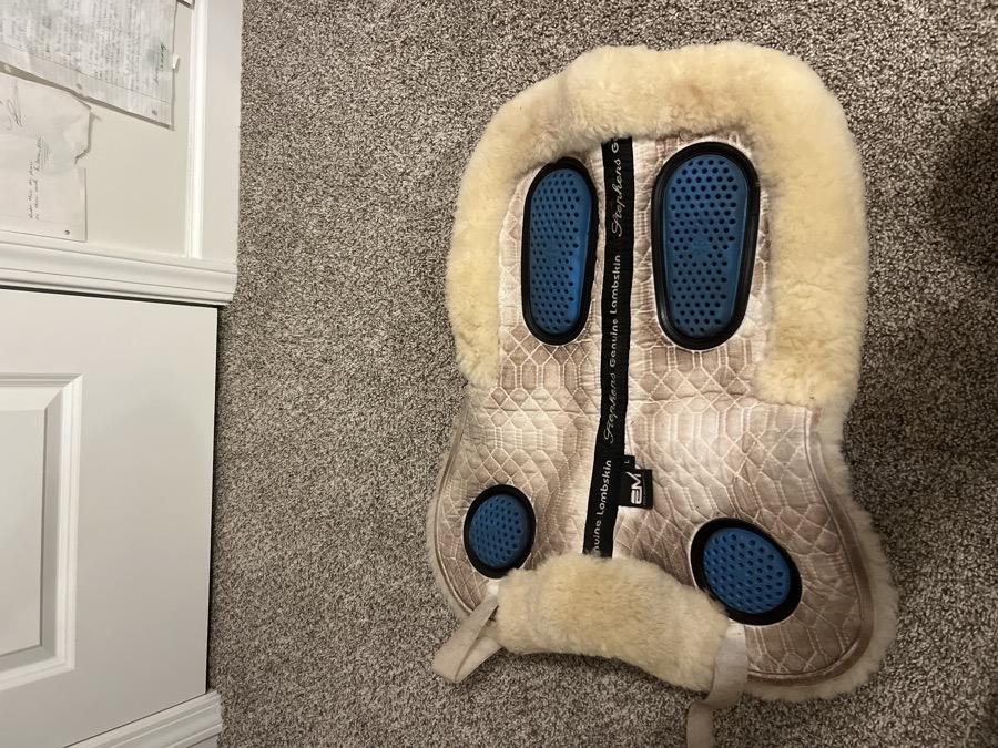 Gel Ez lamb skin half pad