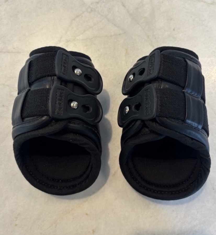 Front and hind equifit pony boots