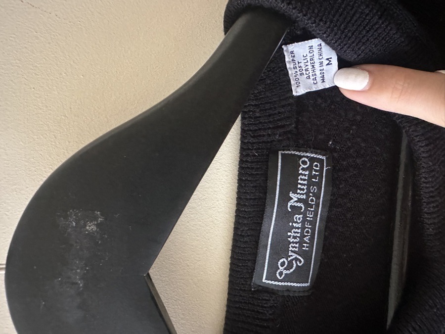 Hadfields Black V-Neck Cashmerlon Sweater - Medium