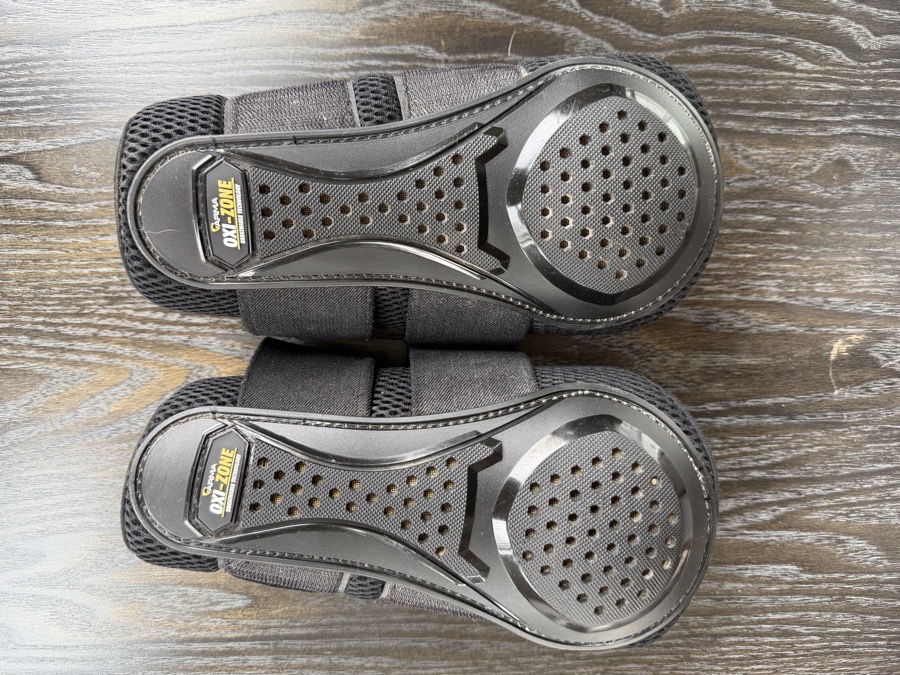 Arma Oxi-Zone Brushing Boot