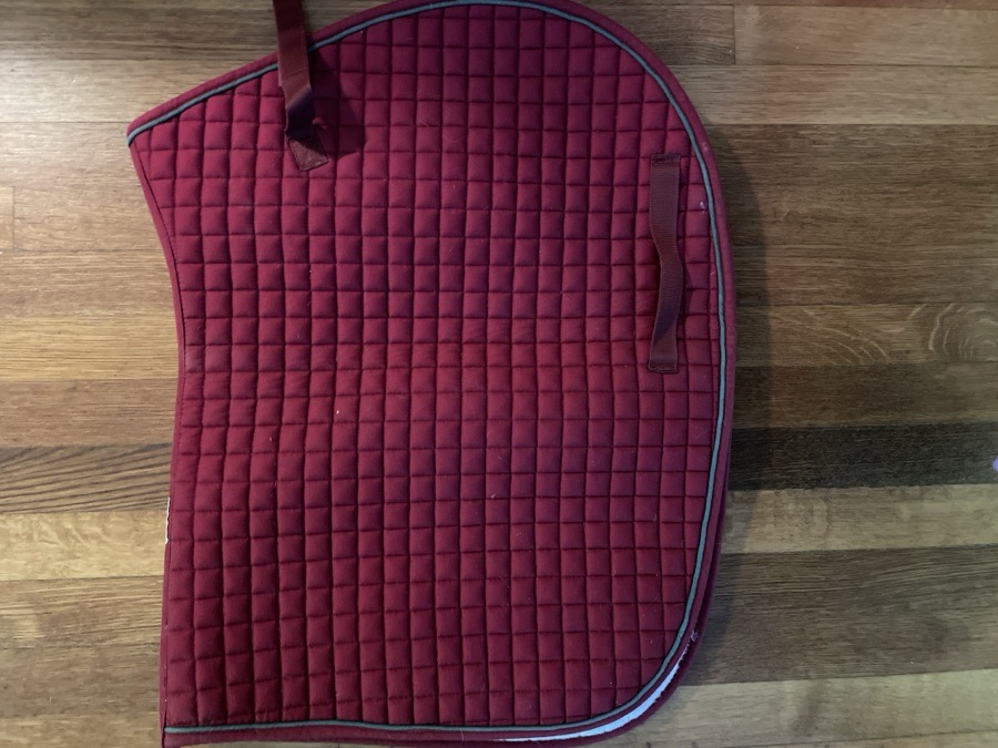 Red saddle pad