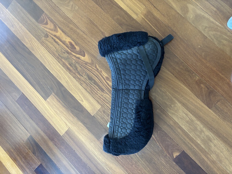 Mattes DSG Correction Half Pad with Sheepskin