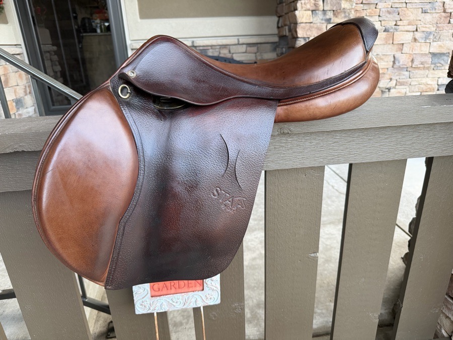 18” Devoucoux Saddle