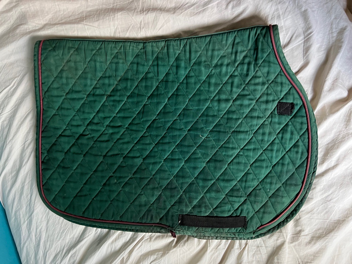 Green saddle pad