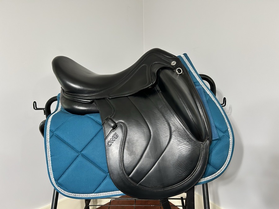 2020 CWD SE37 17.5 Dressage saddle