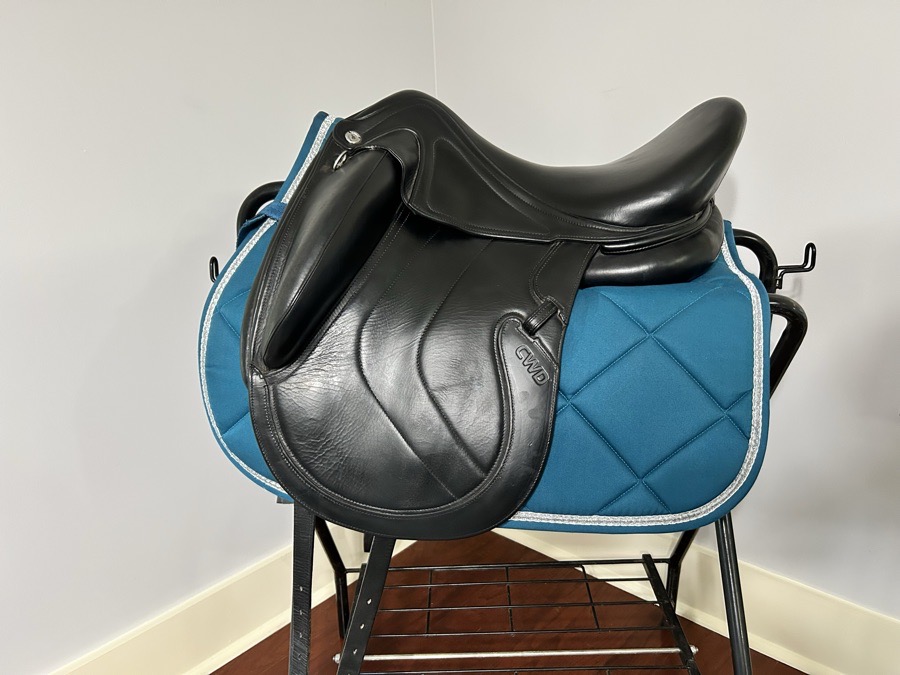 2020 CWD SE37 17.5 Dressage saddle