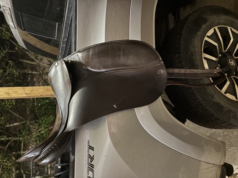 16.5’’ County Competitor Spring Tree Dressage Saddle, No. 3 Fit, Medium Gullet