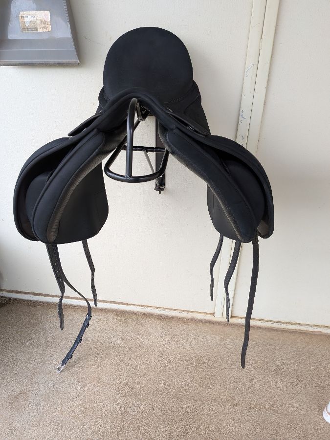 Wintec Isabell Dressage Saddle 18"