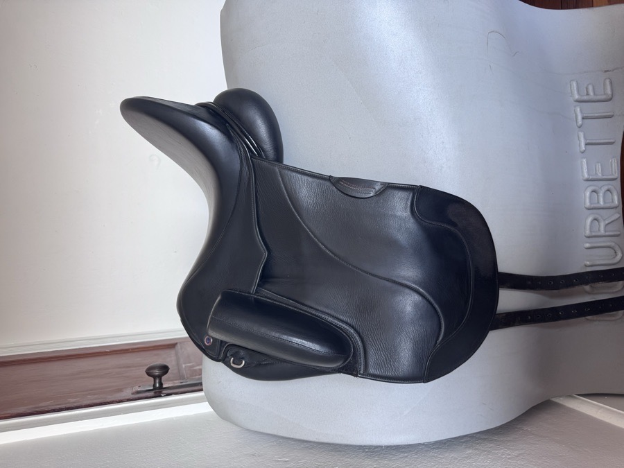 17.5” Tota Comfort System Freedom Pro Dressage Saddle 2021 - WOOL!