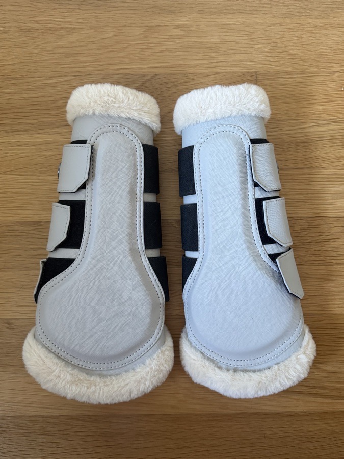 Large Fleece Lined Brushing Boots