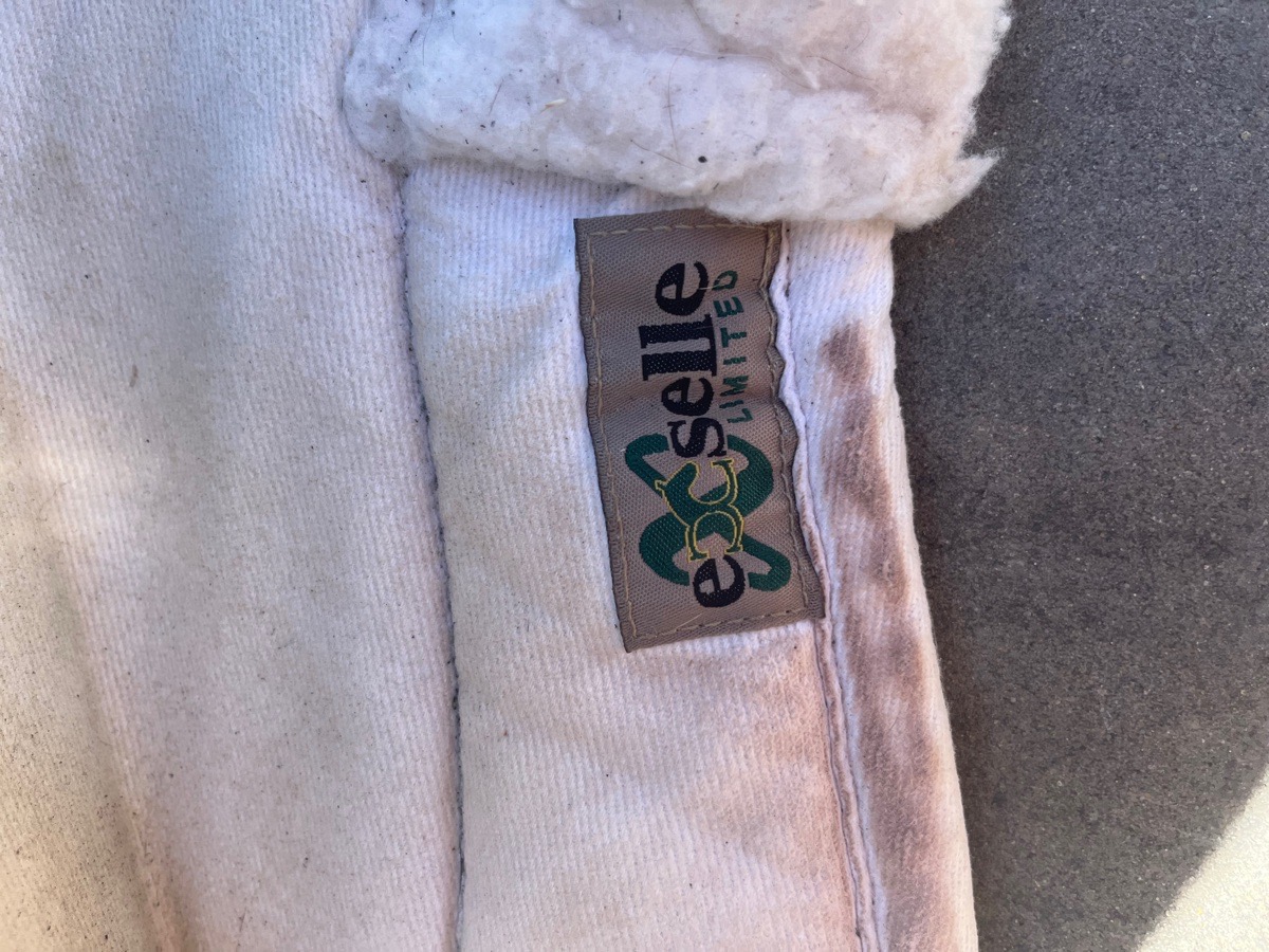 EXSELLE white half pad