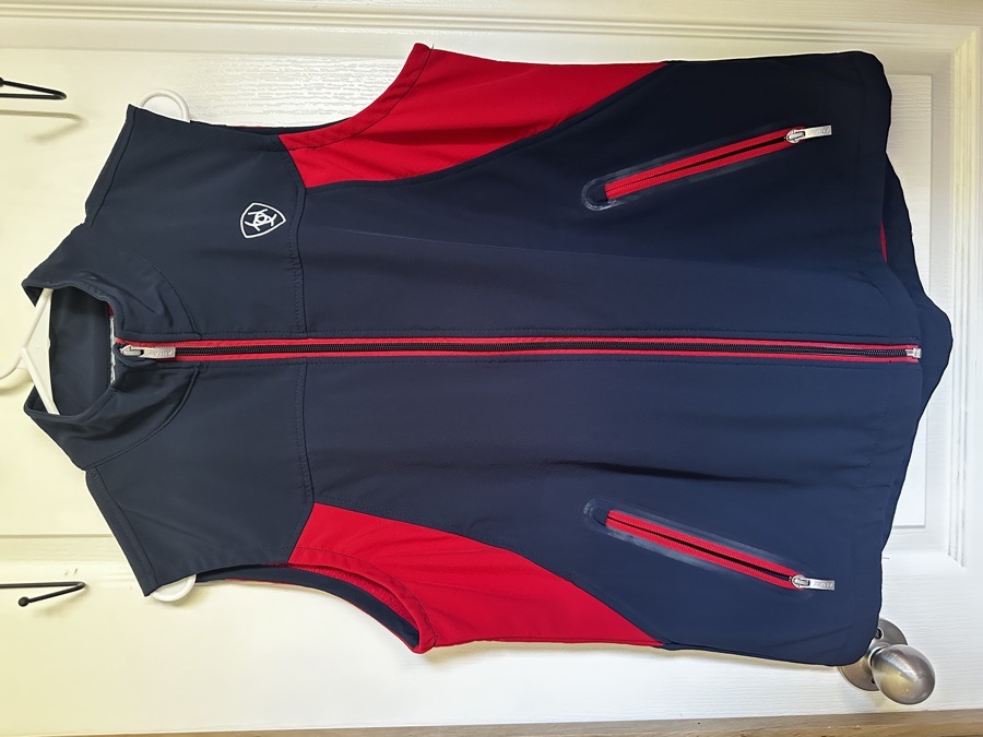 Ariat vest