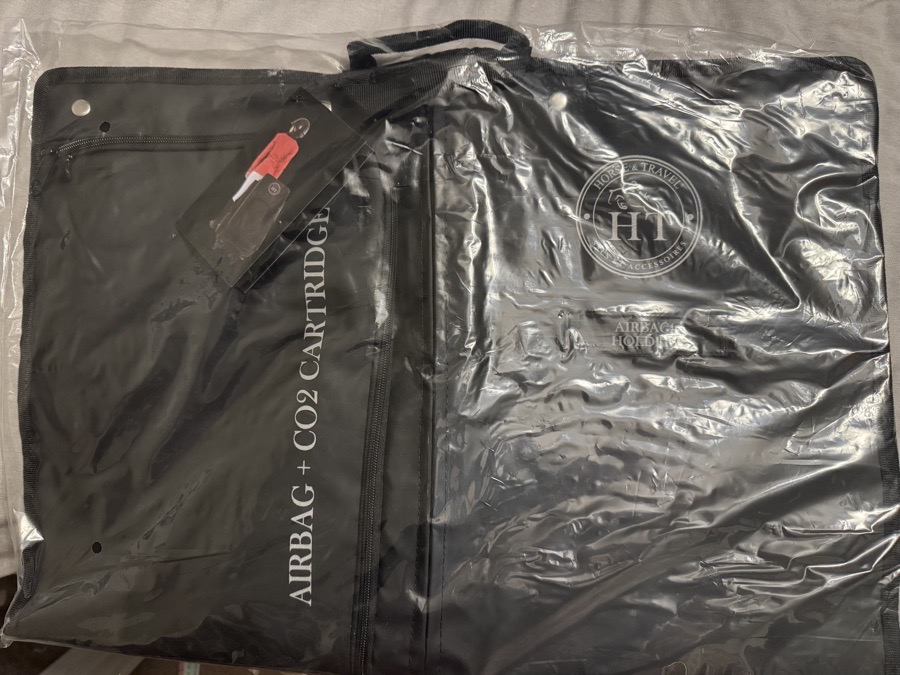 Horse and Travel Airvest Holder