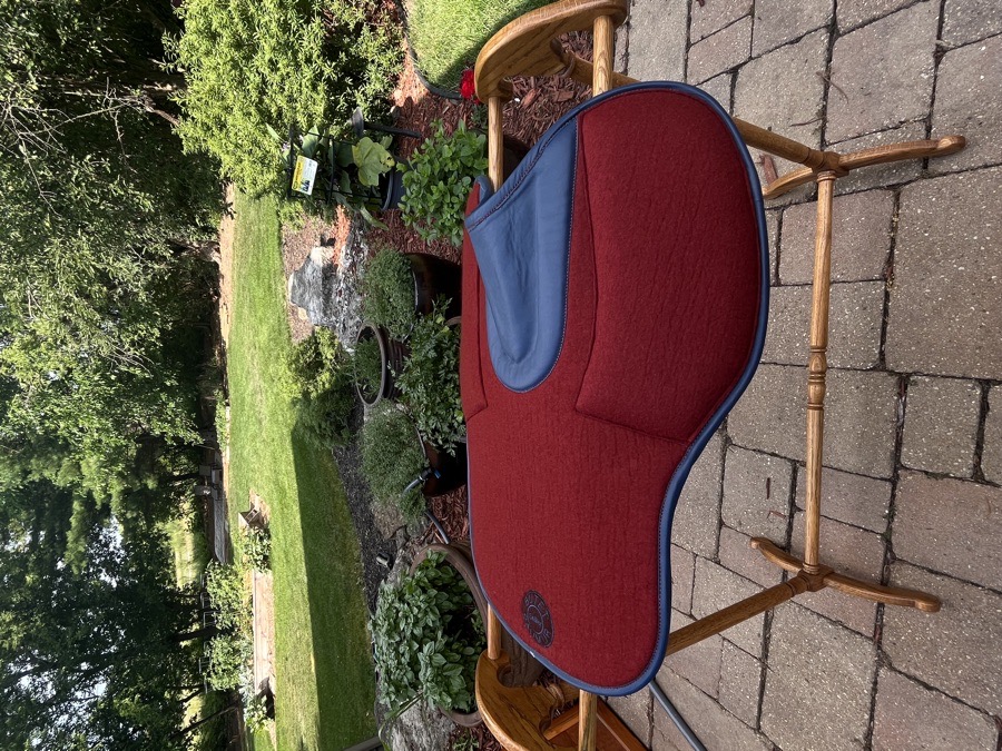 Butet Saddle Pad C in burgundy with navy leather lining - NEVER USED