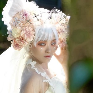 通靈女巫系立華