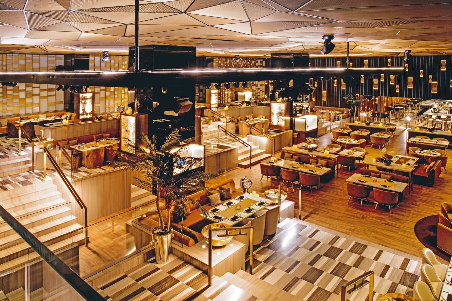 Play Restaurant & Lounge