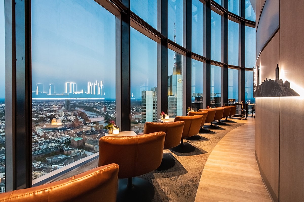 Main Tower Restaurant & Lounge 