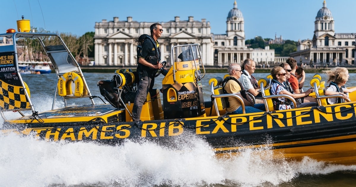 PRIVATE HIRE SPEEDBOAT THAMES BARRIER EXPERIENCE