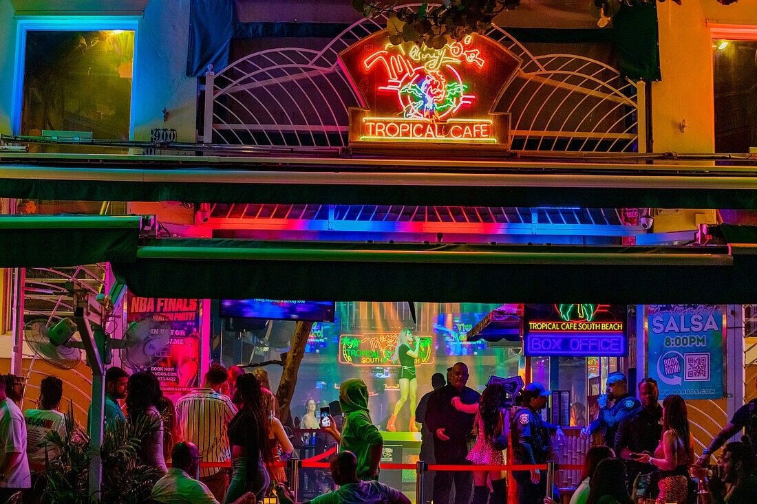 Mango's Tropical Cafe South Beach