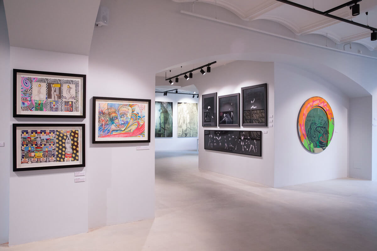 GUM-Red-Line Gallery