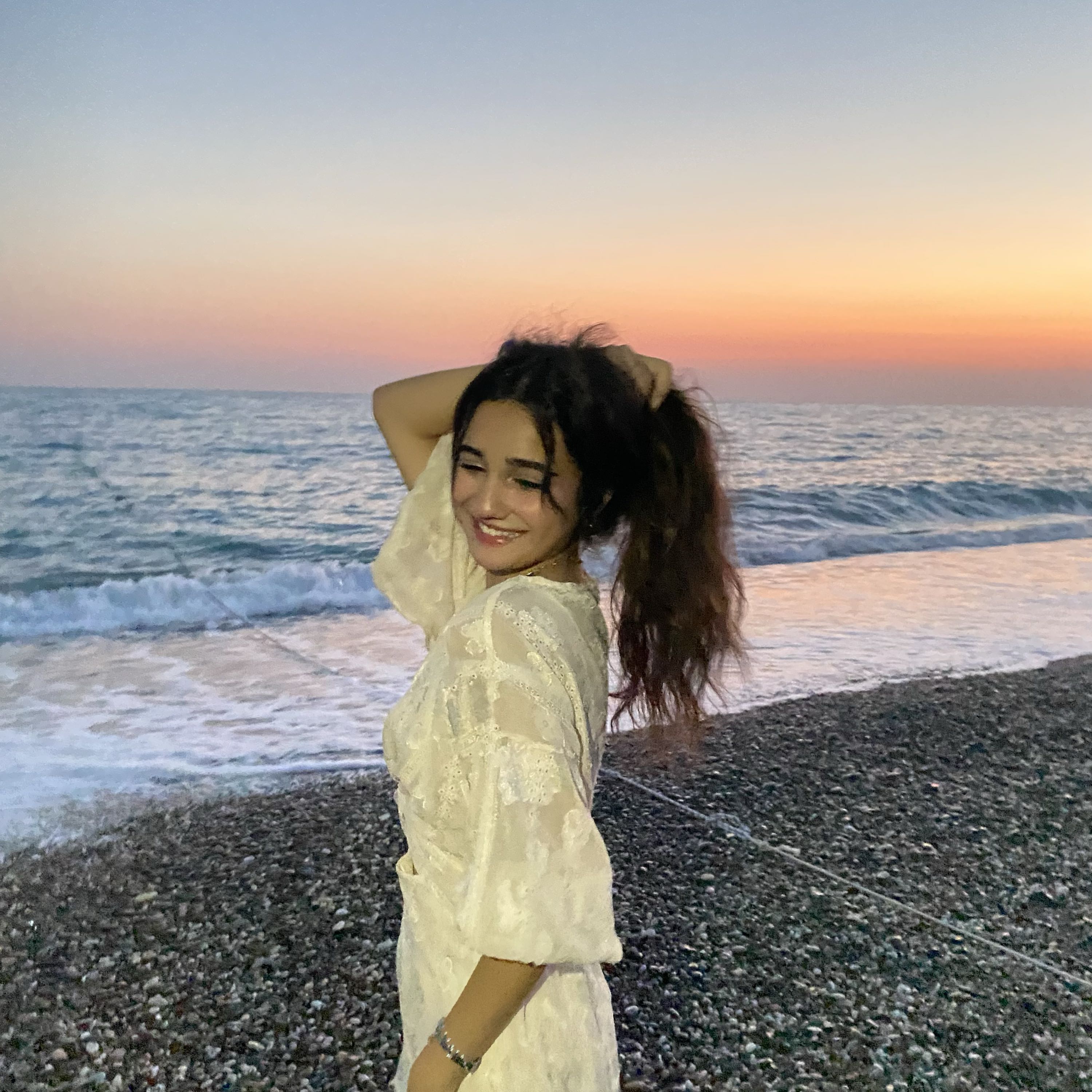 İpeknaz Beyhan WritePad yazar profil görseli